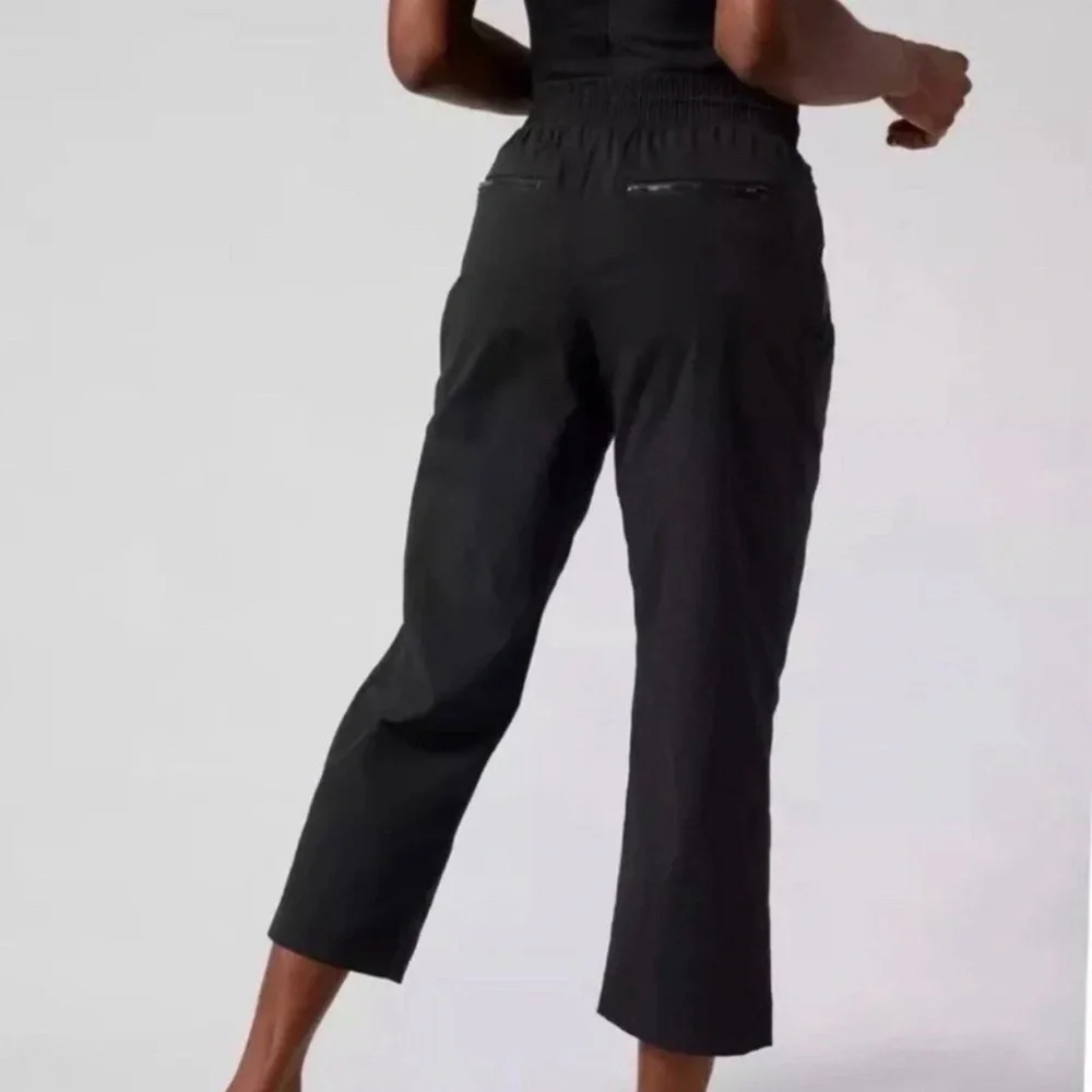 Athleta women’s Trekkie straight crop pants size 4 - Picture 2 of 6